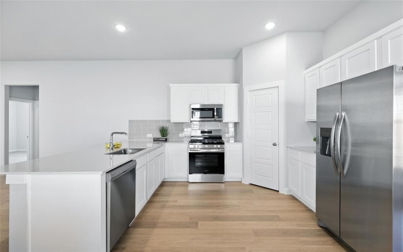 808 Pine beach Drive, McKinney, TX 75071, 3 Bedrooms Bedrooms, ,2 BathroomsBathrooms,Residential Lease,For Rent,808 Pine beach Drive,20984229
