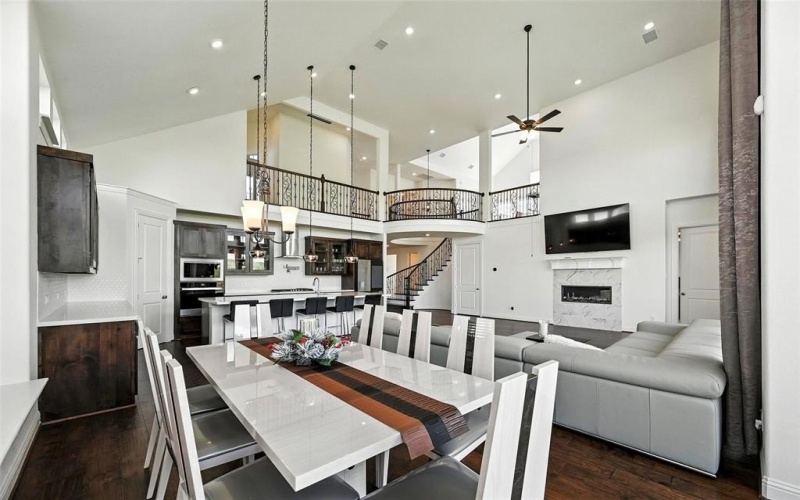 1018 Cascading Creek Drive, Rockwall, TX 75087, 5 Bedrooms Bedrooms, ,5 BathroomsBathrooms,Residential,For Sale,1018 Cascading Creek Drive,20984320