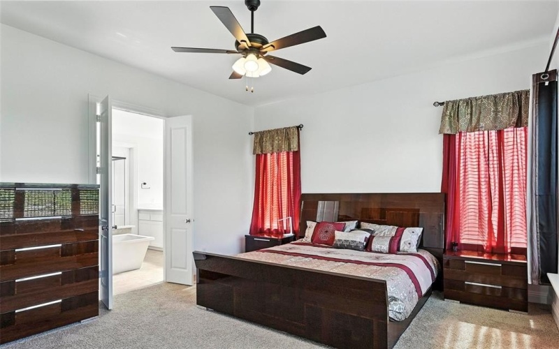 1018 Cascading Creek Drive, Rockwall, TX 75087, 5 Bedrooms Bedrooms, ,5 BathroomsBathrooms,Residential,For Sale,1018 Cascading Creek Drive,20984320