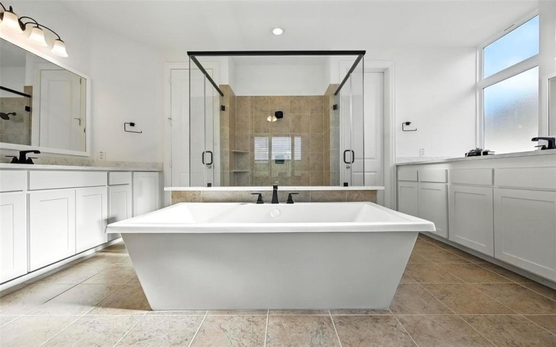 1018 Cascading Creek Drive, Rockwall, TX 75087, 5 Bedrooms Bedrooms, ,5 BathroomsBathrooms,Residential,For Sale,1018 Cascading Creek Drive,20984320
