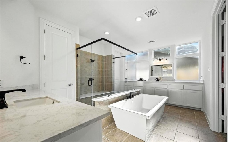 1018 Cascading Creek Drive, Rockwall, TX 75087, 5 Bedrooms Bedrooms, ,5 BathroomsBathrooms,Residential,For Sale,1018 Cascading Creek Drive,20984320