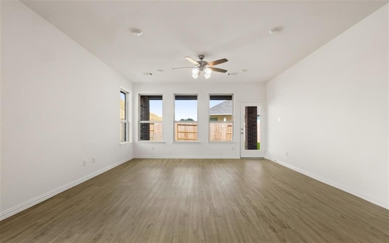 1729 Edgeway Drive, Aubrey, TX 76227, 4 Bedrooms Bedrooms, ,3 BathroomsBathrooms,Residential,For Sale,1729 Edgeway Drive,20984356