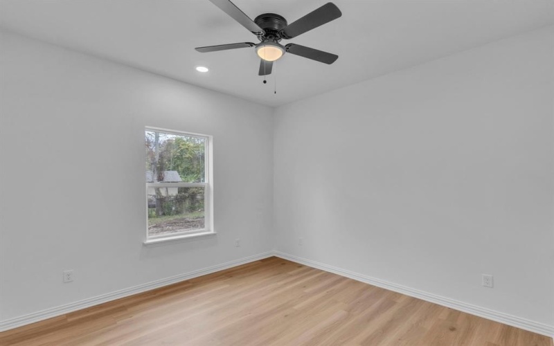 1410 W Connally Street, Tyler, TX 75701, 3 Bedrooms Bedrooms, ,2 BathroomsBathrooms,Residential,For Sale,1410 W Connally Street,20984530