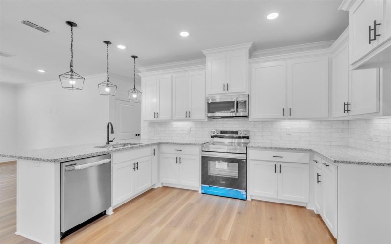 1410 W Connally Street, Tyler, TX 75701, 3 Bedrooms Bedrooms, ,2 BathroomsBathrooms,Residential,For Sale,1410 W Connally Street,20984530