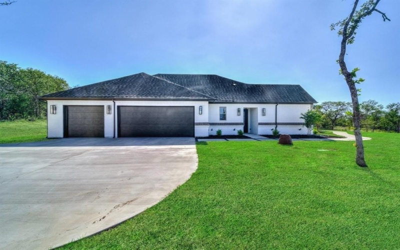 2032 Glenhollow Drive, Weatherford, TX 76088, 4 Bedrooms Bedrooms, ,3 BathroomsBathrooms,Residential,For Sale,2032 Glenhollow Drive,20948076