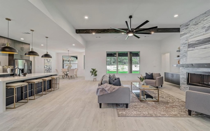 2032 Glenhollow Drive, Weatherford, TX 76088, 4 Bedrooms Bedrooms, ,3 BathroomsBathrooms,Residential,For Sale,2032 Glenhollow Drive,20948076