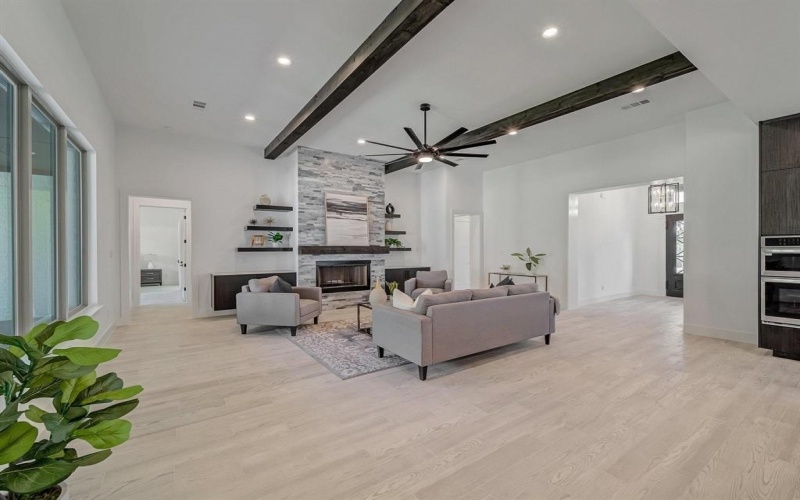 2032 Glenhollow Drive, Weatherford, TX 76088, 4 Bedrooms Bedrooms, ,3 BathroomsBathrooms,Residential,For Sale,2032 Glenhollow Drive,20948076