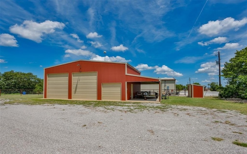 139 Hilltop Drive, Gainesville, TX 76240, 5 Bedrooms Bedrooms, ,5 BathroomsBathrooms,Residential,For Sale,139 Hilltop Drive,20980655