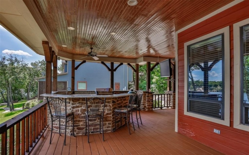 139 Hilltop Drive, Gainesville, TX 76240, 5 Bedrooms Bedrooms, ,5 BathroomsBathrooms,Residential,For Sale,139 Hilltop Drive,20980655