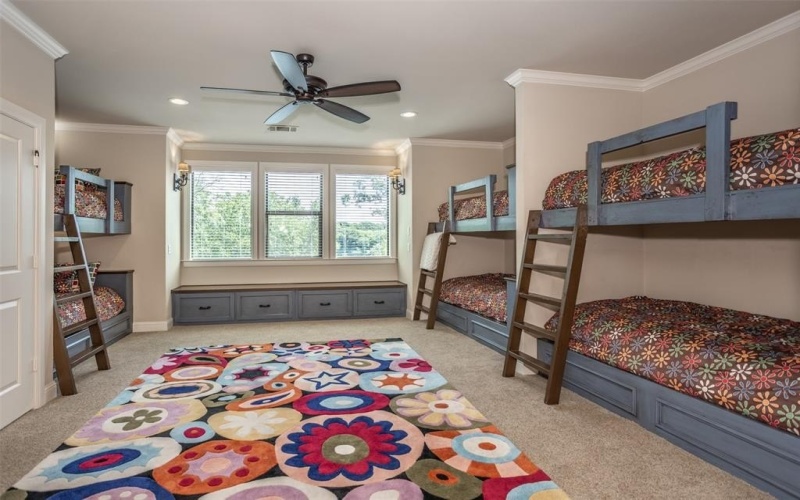 139 Hilltop Drive, Gainesville, TX 76240, 5 Bedrooms Bedrooms, ,5 BathroomsBathrooms,Residential,For Sale,139 Hilltop Drive,20980655
