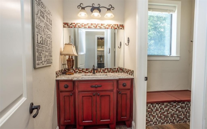139 Hilltop Drive, Gainesville, TX 76240, 5 Bedrooms Bedrooms, ,5 BathroomsBathrooms,Residential,For Sale,139 Hilltop Drive,20980655