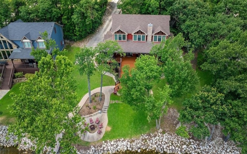 139 Hilltop Drive, Gainesville, TX 76240, 5 Bedrooms Bedrooms, ,5 BathroomsBathrooms,Residential,For Sale,139 Hilltop Drive,20980655