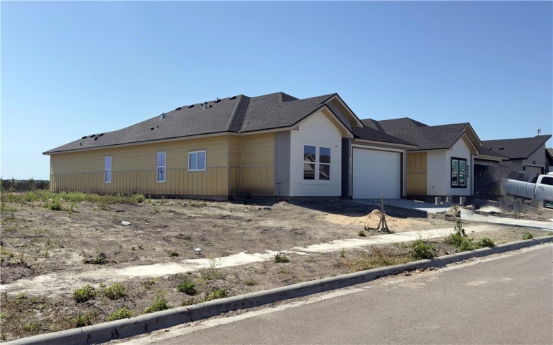 6210 Sadie Street, Corpus Christi, TX 78415, 4 Habitaciones Habitaciones , ,2 BañosBaños,Residential,En Venta,6210 Sadie Street,454134