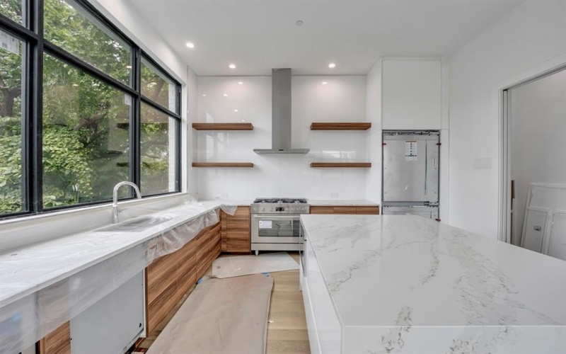 610 N Oak Cliff Boulevard #303, Dallas, TX 75208, 3 Bedrooms Bedrooms, ,3 BathroomsBathrooms,Residential,For Sale,610 N Oak Cliff Boulevard,20984823