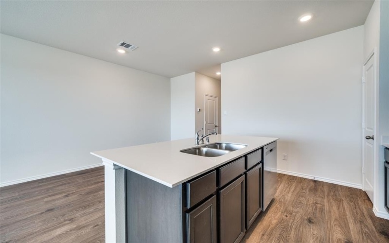 7024 Vining Drive, Princeton, TX 75407, 4 Habitaciones Habitaciones , ,2 BañosBaños,Residential Lease,En Alquiler,7024 Vining Drive,20984837