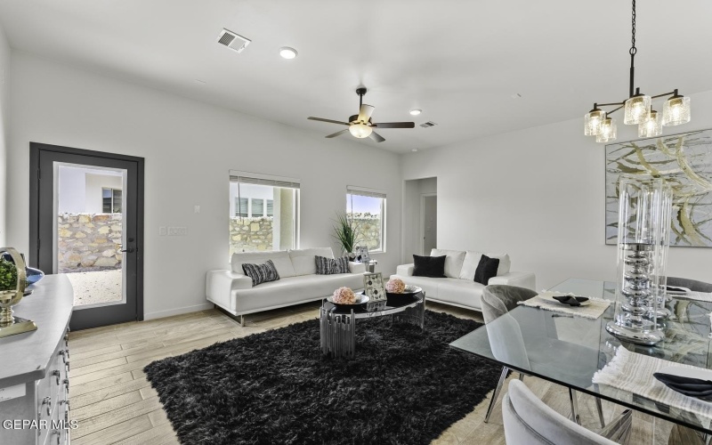 1122 Brass Hill Avenue, Santa Teresa, NM 88008, 4 Bedrooms Bedrooms, ,3 BathroomsBathrooms,Residential,For Sale,1122 Brass Hill Avenue,925473