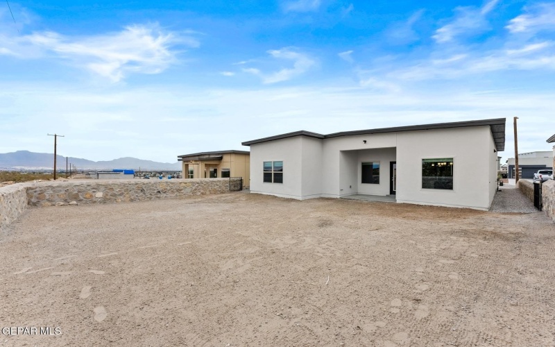 1135 Brass Hill Avenue, Santa Teresa, NM 88008, 4 Bedrooms Bedrooms, ,3 BathroomsBathrooms,Residential,For Sale,1135 Brass Hill Avenue,925476