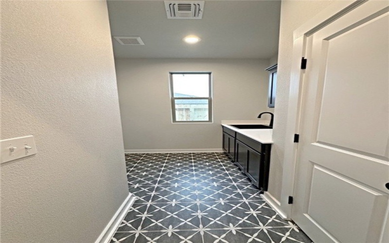 2650 Lady Andrea Drive, Corpus Christi, TX 78415, 4 Bedrooms Bedrooms, ,2 BathroomsBathrooms,Residential,For Sale,2650 Lady Andrea Drive,454189