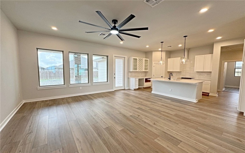 2650 Lady Andrea Drive, Corpus Christi, TX 78415, 4 Bedrooms Bedrooms, ,2 BathroomsBathrooms,Residential,For Sale,2650 Lady Andrea Drive,454189