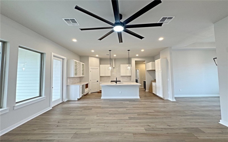 2650 Lady Andrea Drive, Corpus Christi, TX 78415, 4 Bedrooms Bedrooms, ,2 BathroomsBathrooms,Residential,For Sale,2650 Lady Andrea Drive,454189