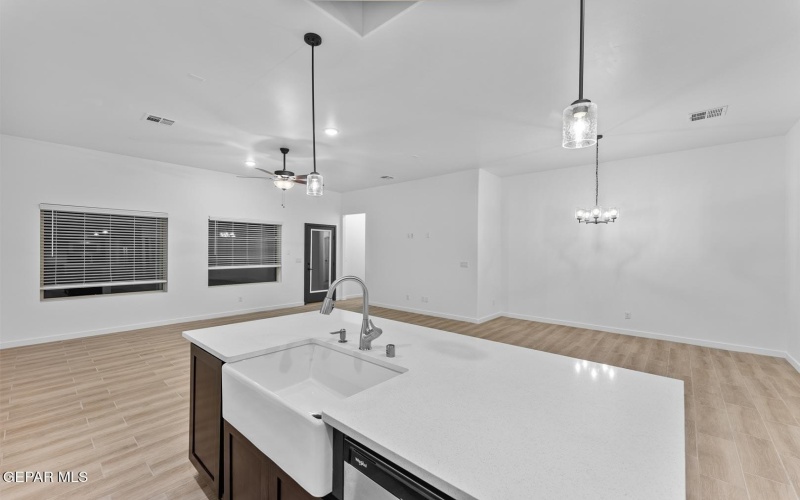 1129 Gallium Avenue, Santa Teresa, NM 88008, 3 Bedrooms Bedrooms, ,2 BathroomsBathrooms,Residential,For Sale,1129 Gallium Avenue,925484