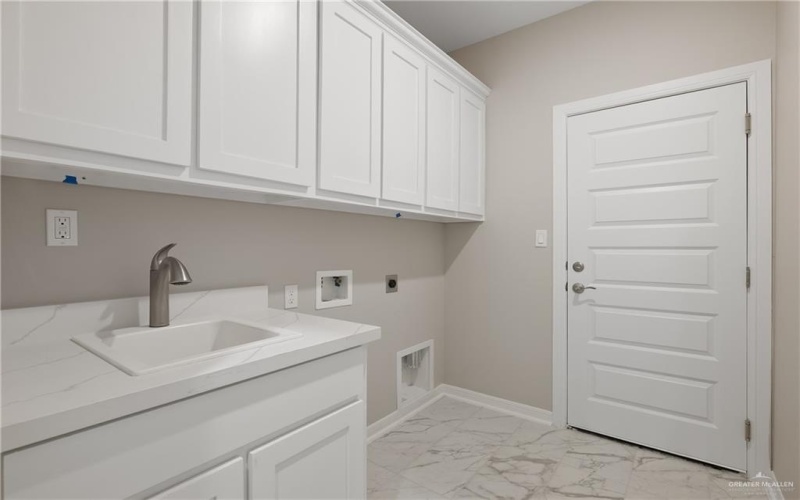 1317 Zurich Avenue, McAllen, TX 78504, 3 Habitaciones Habitaciones , ,2 BañosBaños,Residential,En Venta,1317 Zurich Avenue,474639