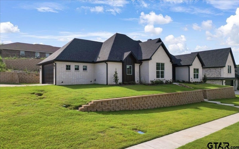 997 Mallard Dr, Lindale, TX 75771, 4 Bedrooms Bedrooms, ,2 BathroomsBathrooms,Residential,For Sale,997 Mallard Dr,25009863