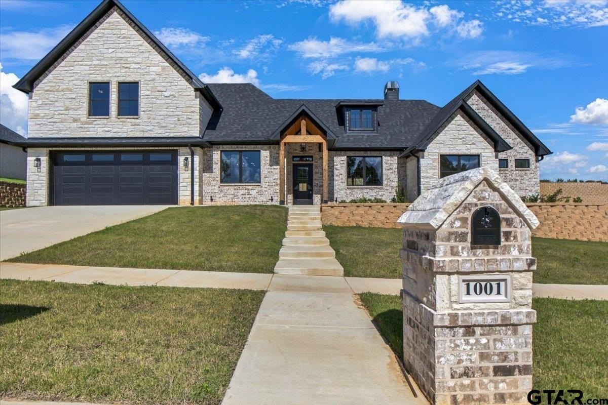 1001 Mallard, Lindale, TX 75771, 4 Bedrooms Bedrooms, ,2 BathroomsBathrooms,Residential,For Sale,1001 Mallard,25009877