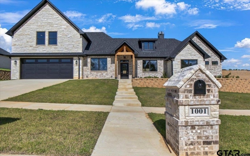 1001 Mallard, Lindale, TX 75771, 4 Bedrooms Bedrooms, ,2 BathroomsBathrooms,Residential,For Sale,1001 Mallard,25009877