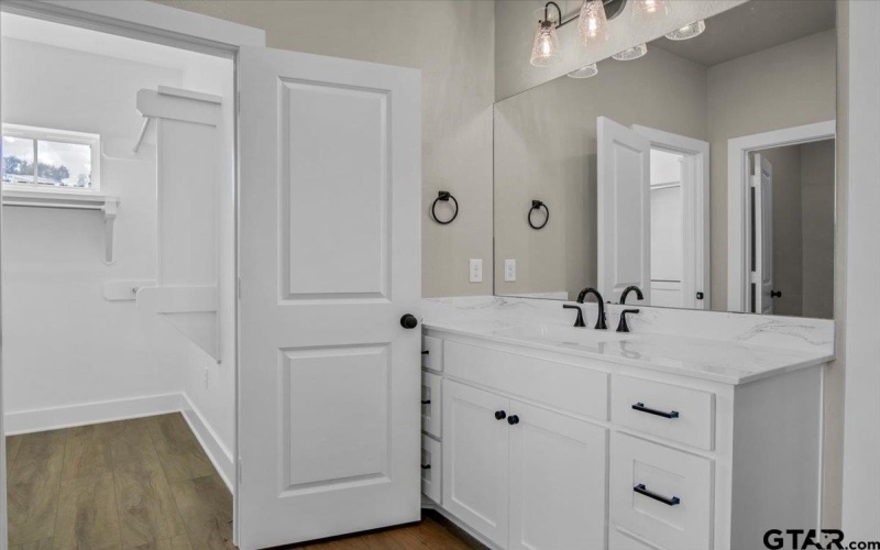 1001 Mallard, Lindale, TX 75771, 4 Bedrooms Bedrooms, ,2 BathroomsBathrooms,Residential,For Sale,1001 Mallard,25009877
