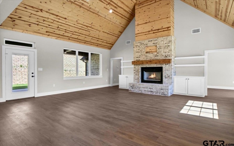 1001 Mallard, Lindale, TX 75771, 4 Bedrooms Bedrooms, ,2 BathroomsBathrooms,Residential,For Sale,1001 Mallard,25009877