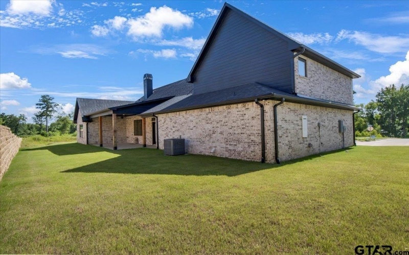 1001 Mallard, Lindale, TX 75771, 4 Bedrooms Bedrooms, ,2 BathroomsBathrooms,Residential,For Sale,1001 Mallard,25009877
