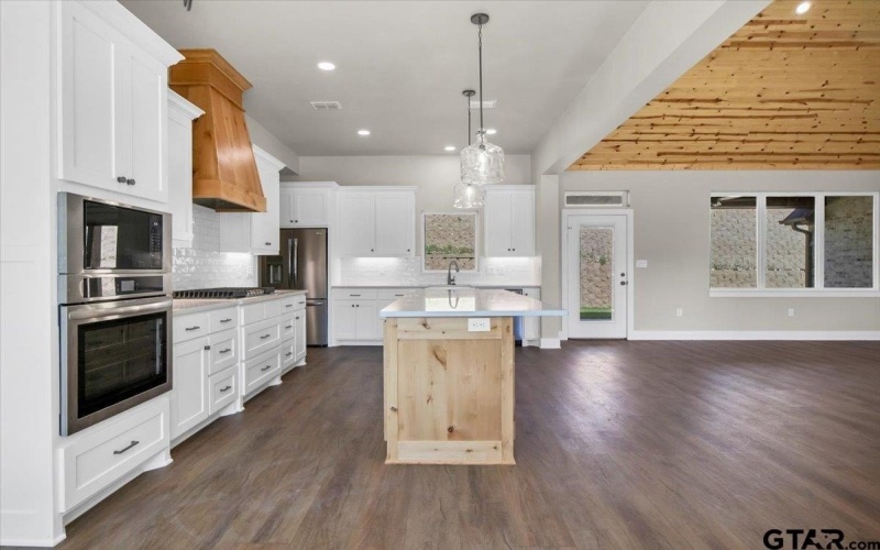 1001 Mallard, Lindale, TX 75771, 4 Bedrooms Bedrooms, ,2 BathroomsBathrooms,Residential,For Sale,1001 Mallard,25009877