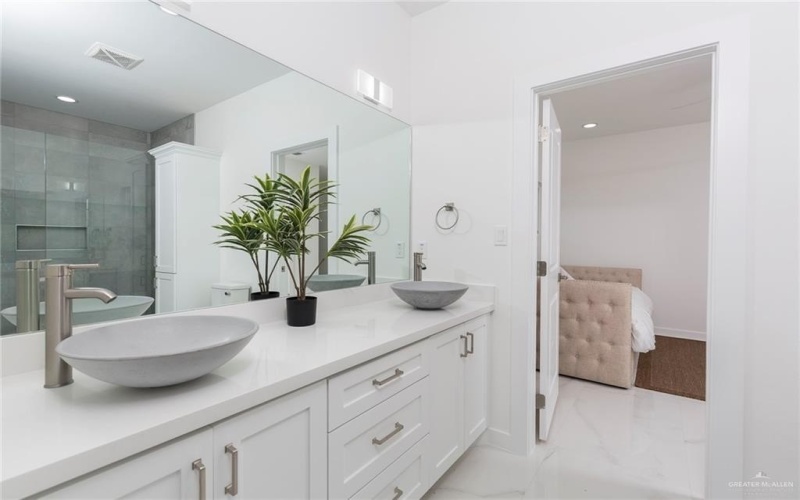 5703 N 44th Lane, McAllen, TX 78504, 3 Bedrooms Bedrooms, ,3 BathroomsBathrooms,Residential,For Sale,5703 N 44th Lane,474950