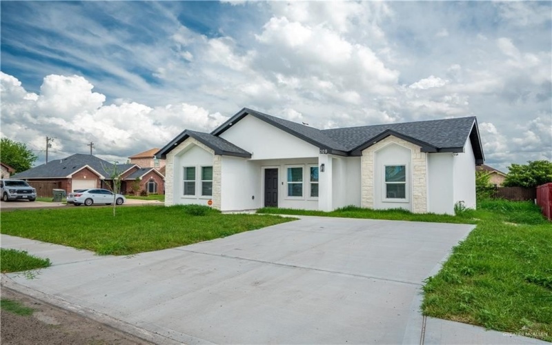 309 Lilly Drive, San Juan, TX 78589, 3 Habitaciones Habitaciones , ,2 BañosBaños,Residential Lease,En Alquiler,309 Lilly Drive,474955