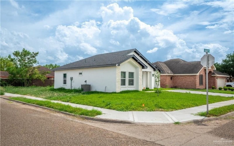 309 Lilly Drive, San Juan, TX 78589, 3 Habitaciones Habitaciones , ,2 BañosBaños,Residential Lease,En Alquiler,309 Lilly Drive,474955