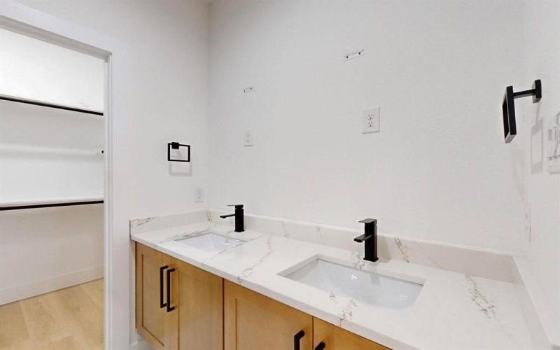 4519 Wahoo Street, Dallas, TX 75210, 3 Bedrooms Bedrooms, ,2 BathroomsBathrooms,Residential,For Sale,4519 Wahoo Street,20951047