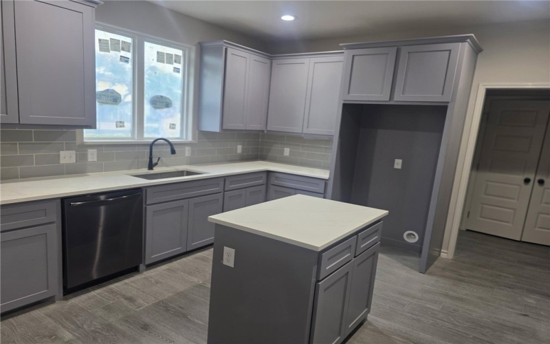 714 Mereet Drive, Corpus Christi, TX 78418, 4 Bedrooms Bedrooms, ,3 BathroomsBathrooms,Residential,For Sale,714 Mereet Drive,458010