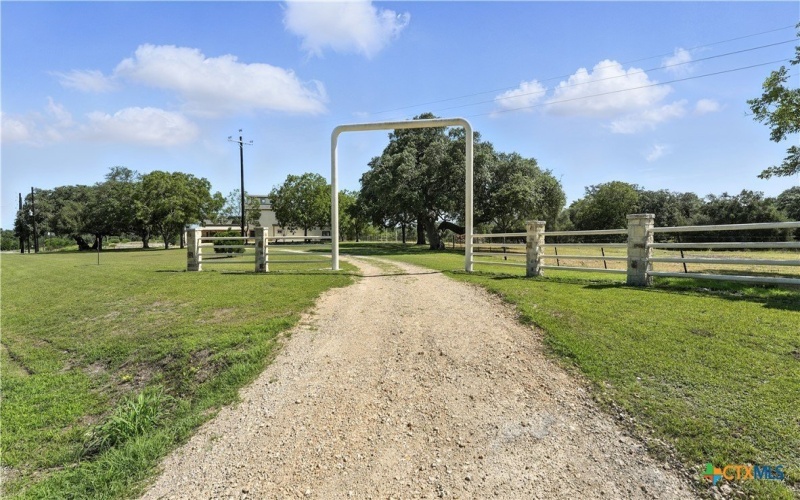 2410 Fm-1680, Flatonia, TX 78941, 6 Habitaciones Habitaciones , ,6 BañosBaños,Otro,En Venta,2410 Fm-1680,583055