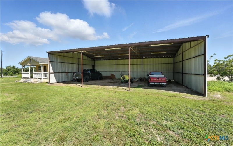 2410 Fm-1680, Flatonia, TX 78941, 6 Habitaciones Habitaciones , ,6 BañosBaños,Otro,En Venta,2410 Fm-1680,583055