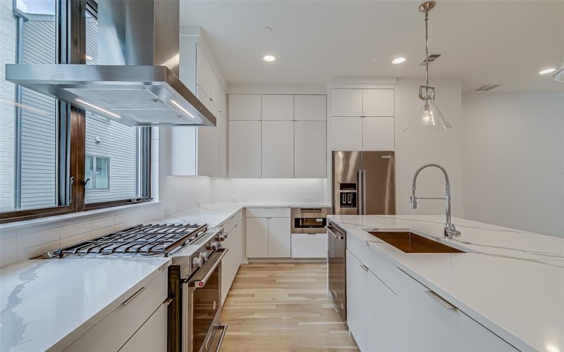 2707 Kimsey Drive #104, Dallas, TX 75235, 2 Bedrooms Bedrooms, ,2 BathroomsBathrooms,Residential Lease,For Rent,2707 Kimsey Drive,20985816