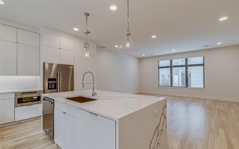 2707 Kimsey Drive #104, Dallas, TX 75235, 2 Bedrooms Bedrooms, ,2 BathroomsBathrooms,Residential Lease,For Rent,2707 Kimsey Drive,20985816