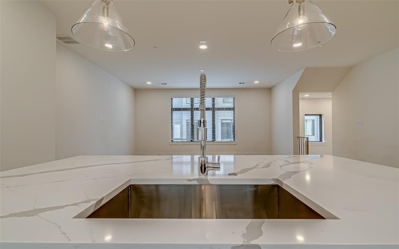 2707 Kimsey Drive #104, Dallas, TX 75235, 2 Bedrooms Bedrooms, ,2 BathroomsBathrooms,Residential Lease,For Rent,2707 Kimsey Drive,20985816
