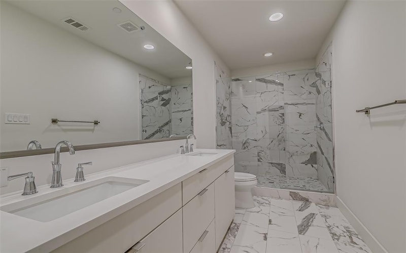 2707 Kimsey Drive #104, Dallas, TX 75235, 2 Bedrooms Bedrooms, ,2 BathroomsBathrooms,Residential Lease,For Rent,2707 Kimsey Drive,20985816