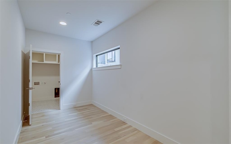 2707 Kimsey Drive #104, Dallas, TX 75235, 2 Bedrooms Bedrooms, ,2 BathroomsBathrooms,Residential Lease,For Rent,2707 Kimsey Drive,20985816