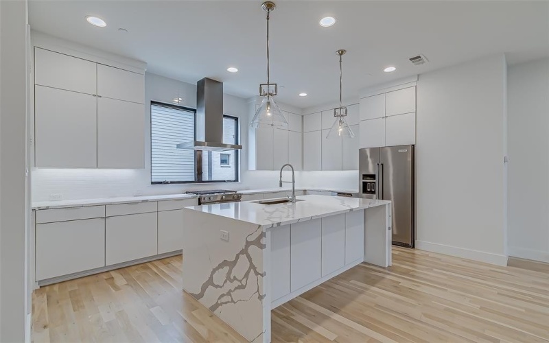 2707 Kimsey Drive #104, Dallas, TX 75235, 2 Bedrooms Bedrooms, ,2 BathroomsBathrooms,Residential Lease,For Rent,2707 Kimsey Drive,20985816