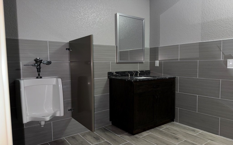 241 E Gladiator St, Odessa, TX 79766, ,Commercial Sale,En Venta,241 E Gladiator St,161372