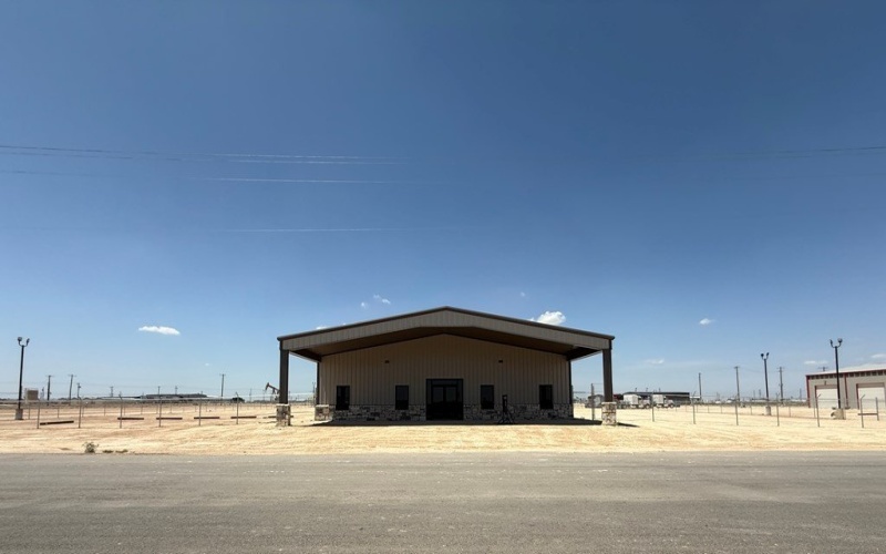 241 E Gladiator St, Odessa, TX 79766, ,Commercial Sale,En Venta,241 E Gladiator St,161372