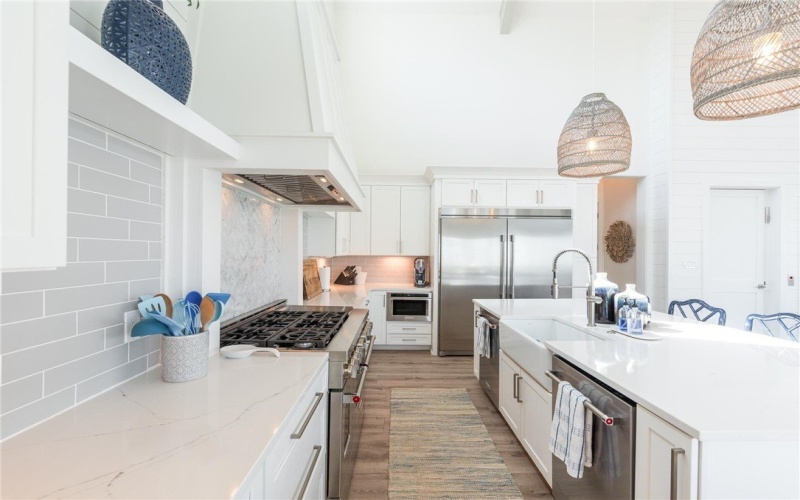 201 Lakeshore Street, Port Aransas, TX 78373, 5 Bedrooms Bedrooms, ,6 BathroomsBathrooms,Residential,For Sale,201 Lakeshore Street,458361