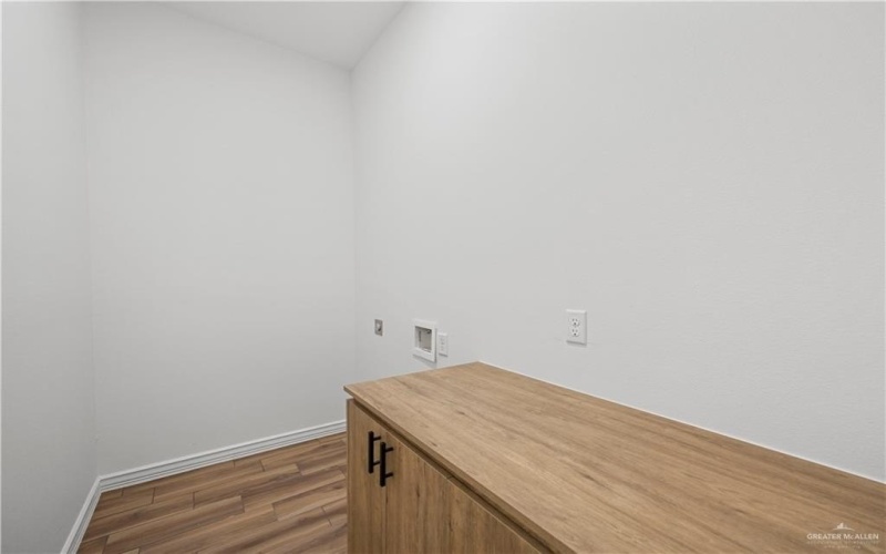 2413 N Woody Street, Edinburg, TX 78541, 3 Habitaciones Habitaciones , ,2 BañosBaños,Residential,En Venta,2413 N Woody Street,475072